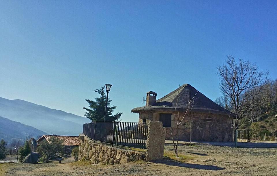 באניוס דה מונטמאיור Albergue El Solitario מראה חיצוני תמונה